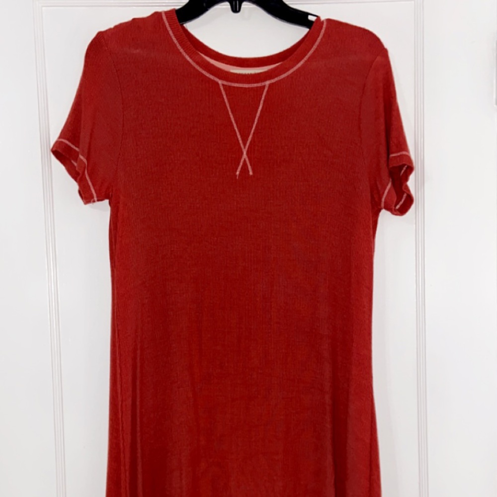 A burnt red/orange T-shirt dress ready to wear !